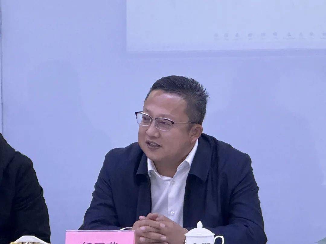 民建高新工委主委任玉荣对参加此次活动的各位领导和民建企业会员表示