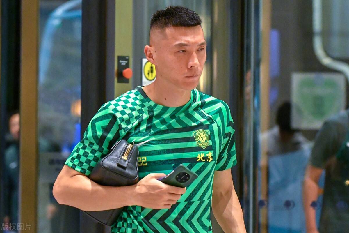 苏亚雷斯点燃新赛季国安第一把火,五大老将被弃用,于大宝在列_侯森