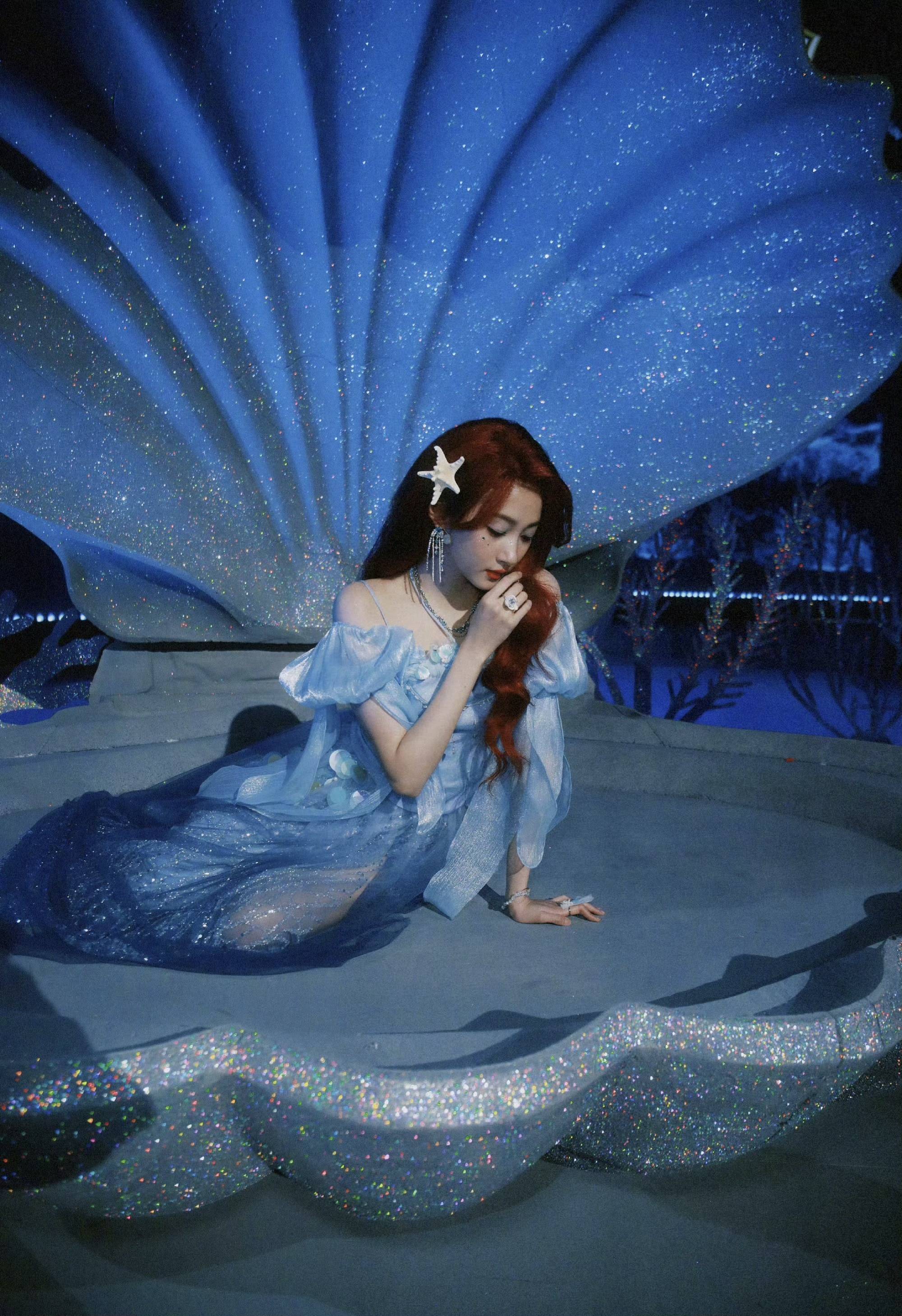 关晓彤发文告别《王牌对王牌》_舞台_人生_在未来