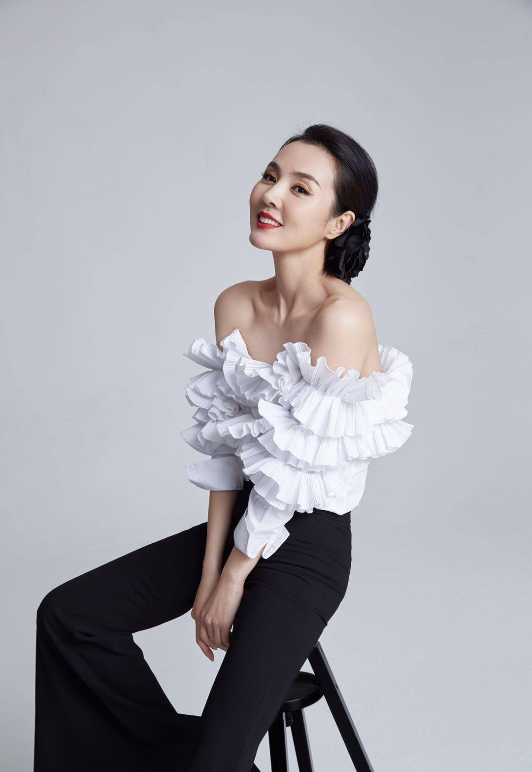 她"一脱成名",敢掌掴陈宝国,演技吊打章子怡,出道23年0绯闻_姜宏波