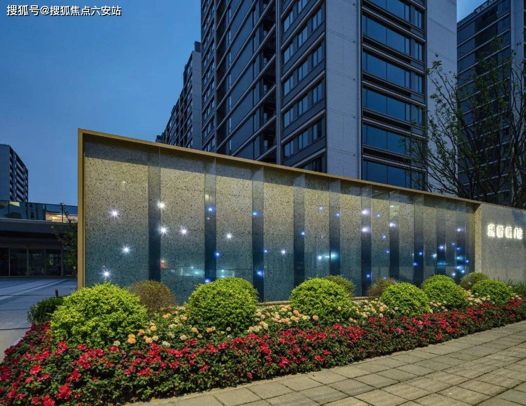 双拼打通变独栋的设计,房子 花园占地面积接近370方,仅售2280w,套内