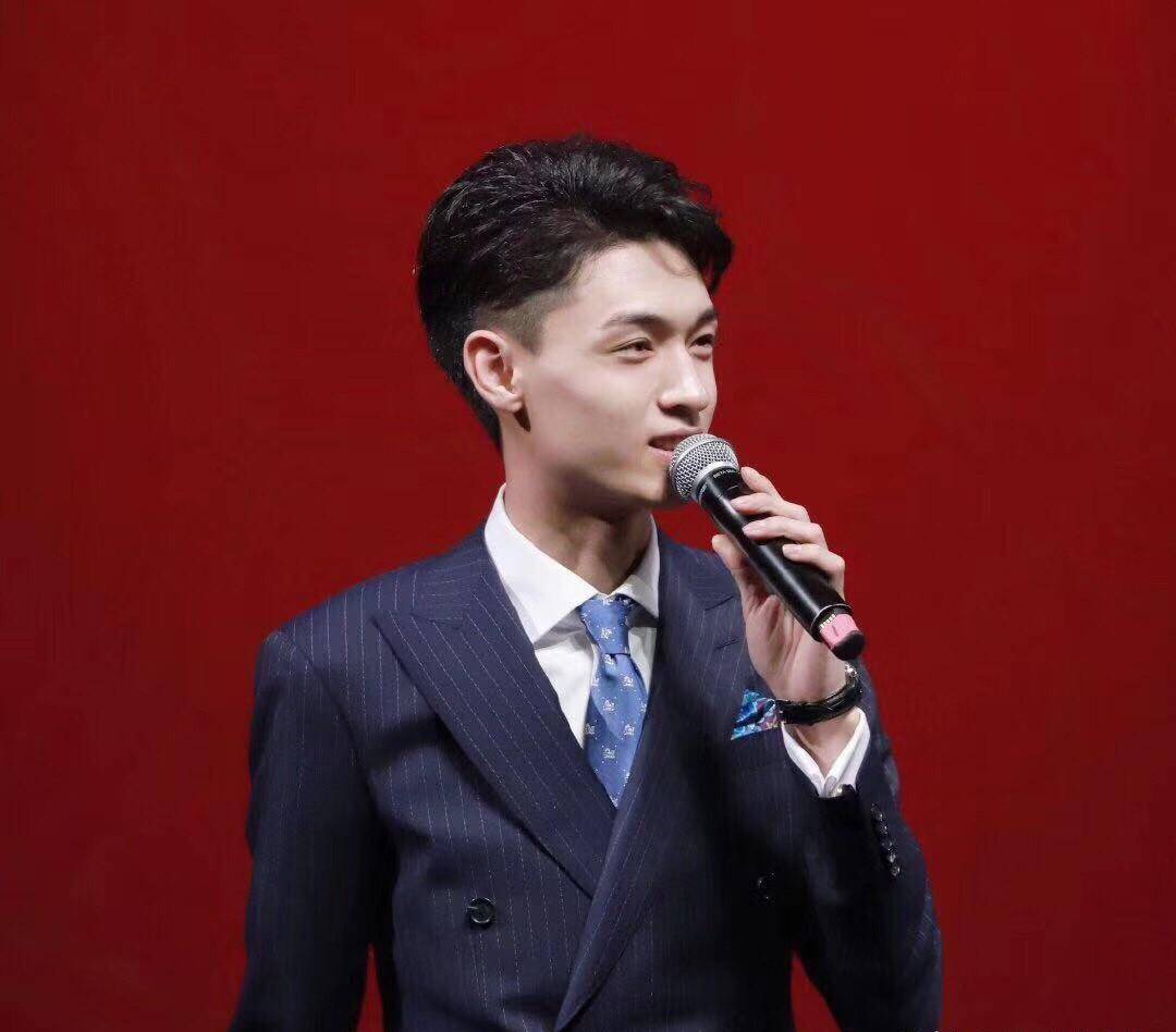 人气远超郭麒麟!地位直逼岳云鹏!秦霄贤的成功究竟打了谁的脸?