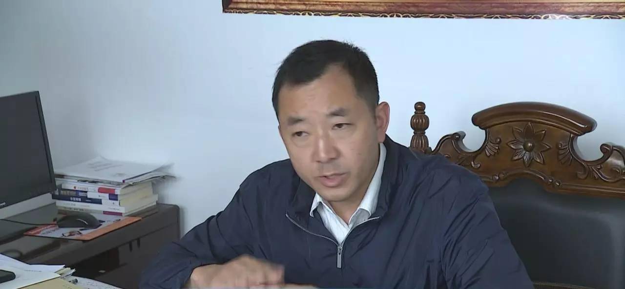 陈行甲在2011年10月担任巴东县委书记,自那时起,他的生活发生了巨大