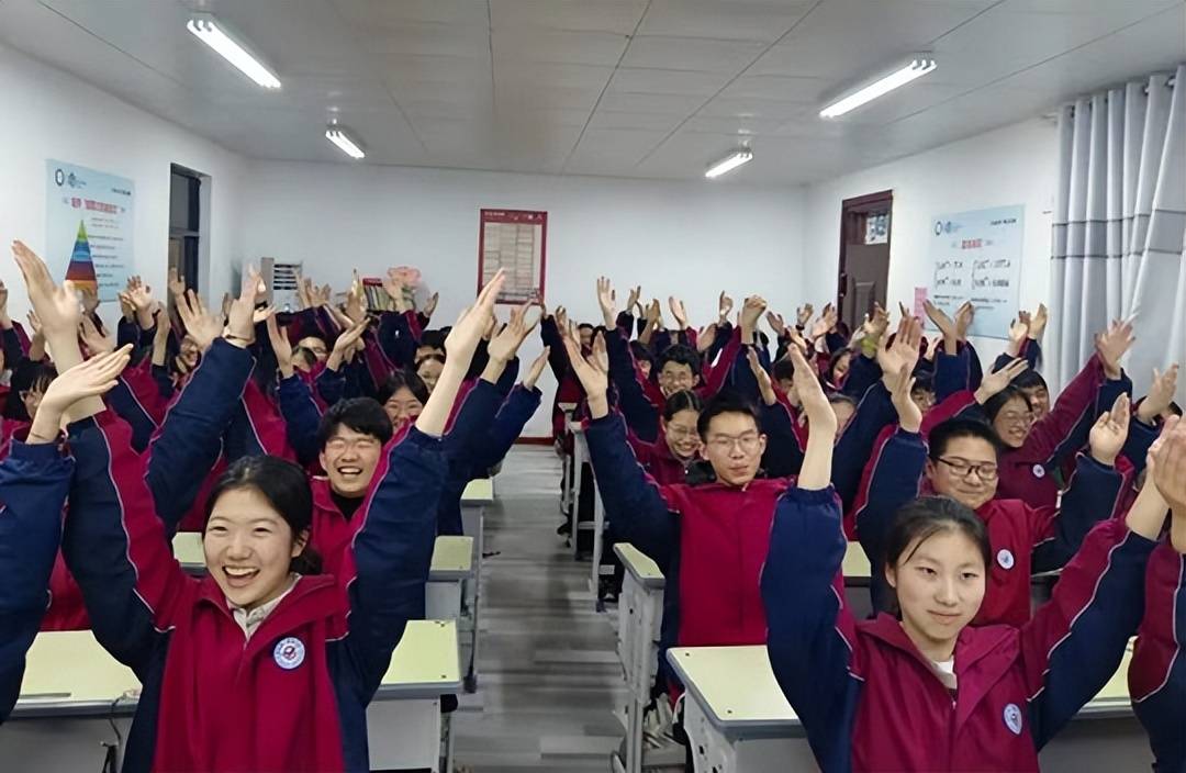 民权县第一初级中学开展爱心传递情暖校园系列之班级晒歌活动_黄波_栗