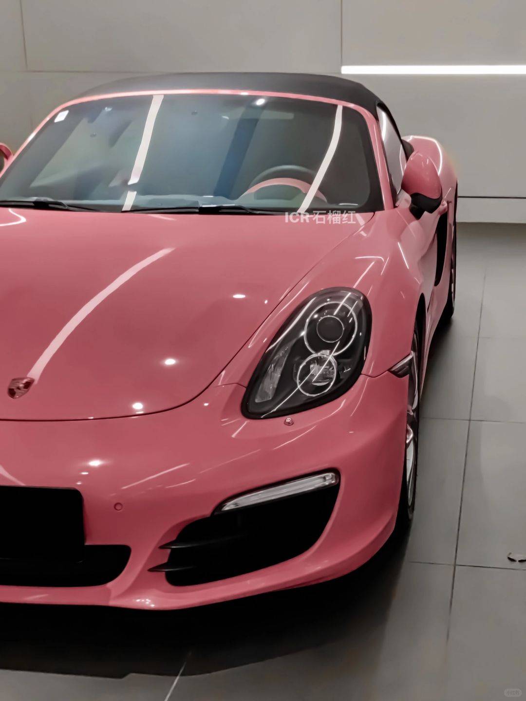 保时捷718-icr改色膜石榴红,脏粉色一点也不违和_搜狐汽车_搜狐网