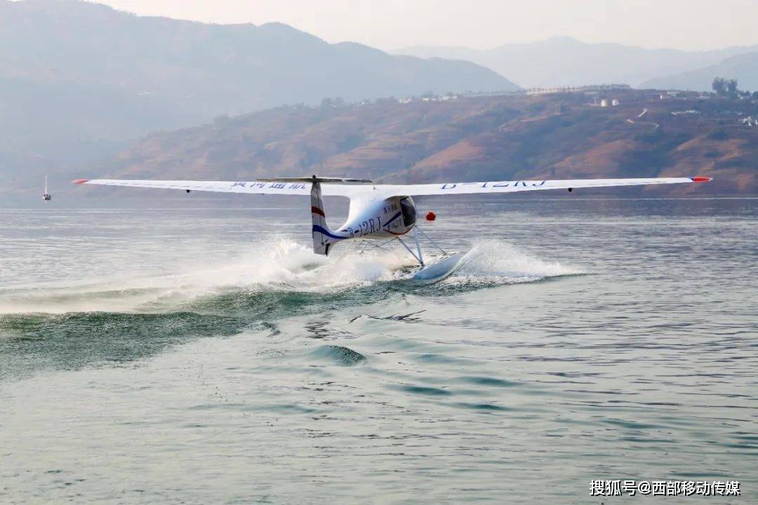 水上飞机增添云南巧家旅游新亮点_游客_巧家县_低空