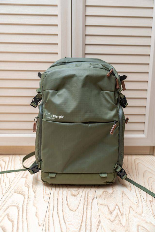 兼容户外和都市风格的双肩摄影包 shimoda explore v2 30l_拉链_设计