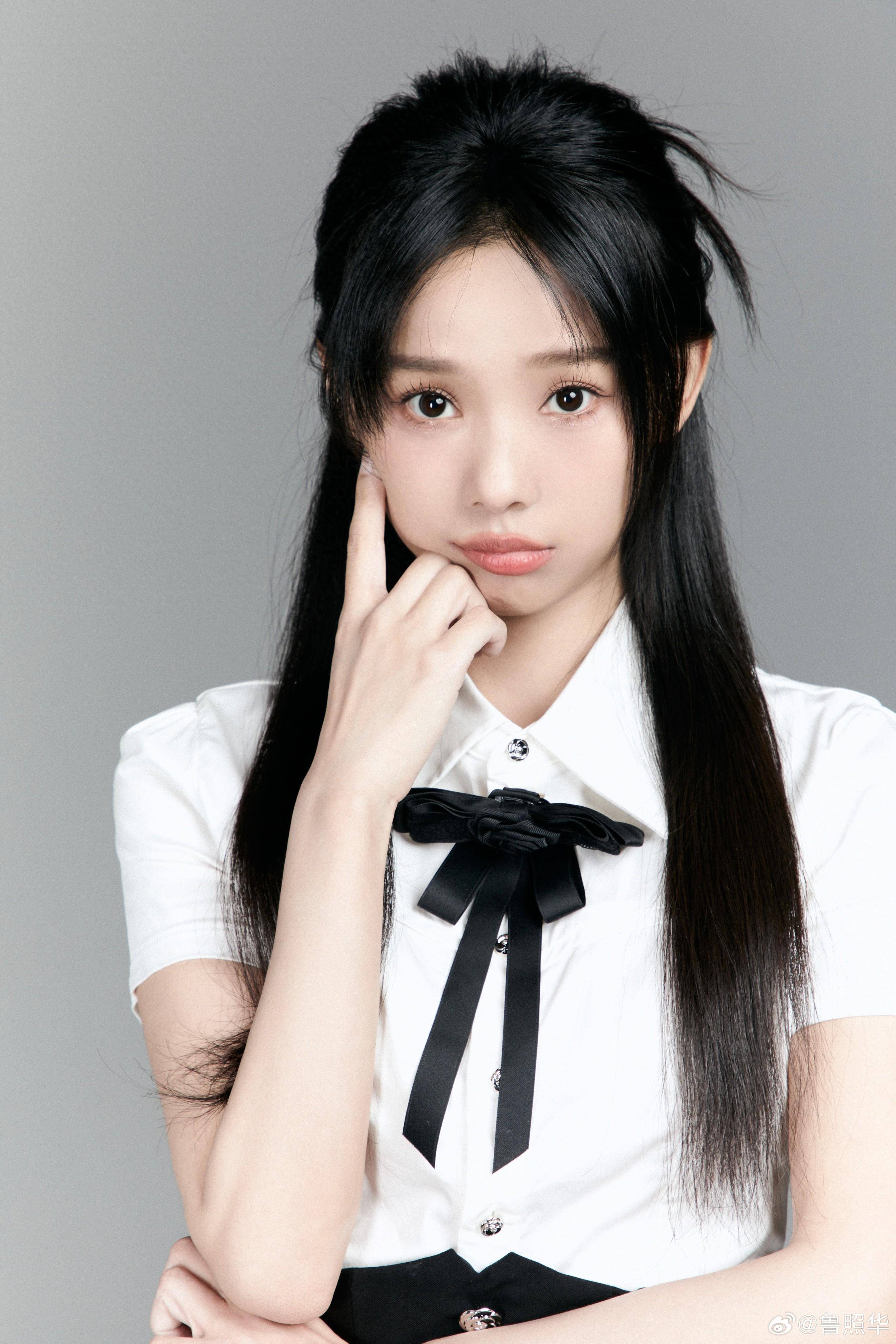 已播影视作品有:电影《闪光少女》贝贝酱 ,《满满喜欢你》顾小满(2019