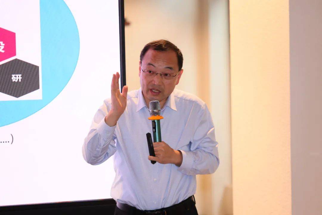 暨南大学法学院/知识产权学院副教授仲春介绍了暨南大学的法学及知识