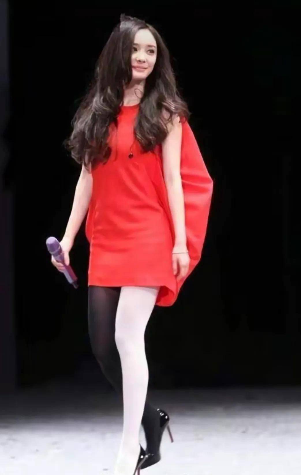 穿红丝袜的女星:宋慧乔很禁欲,杨幂风情万种,舒淇一骑绝尘_红色_造型