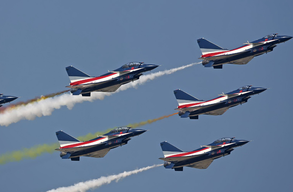 数千公里如何前往?中国"八一表演队"受邀,出席沙特国防展