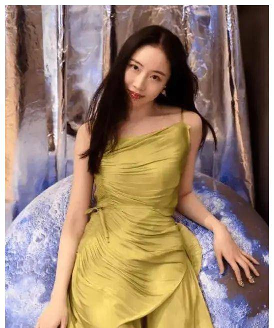 汪峰与章子怡离婚的真相揭秘:陈露的肤白貌美大长腿成导火索!