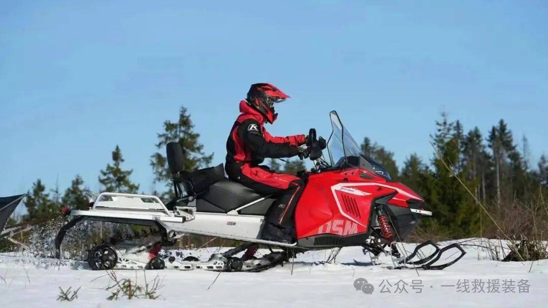 雪地摩托 时速图片