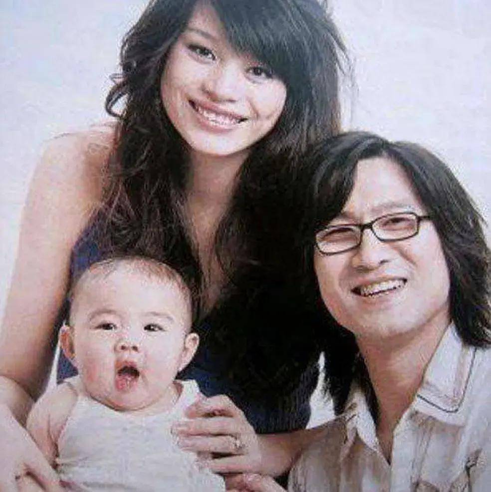 被前女友追着骂,儿女散落各处:年少欠的风流债,汪峰如今还上了_葛荟婕