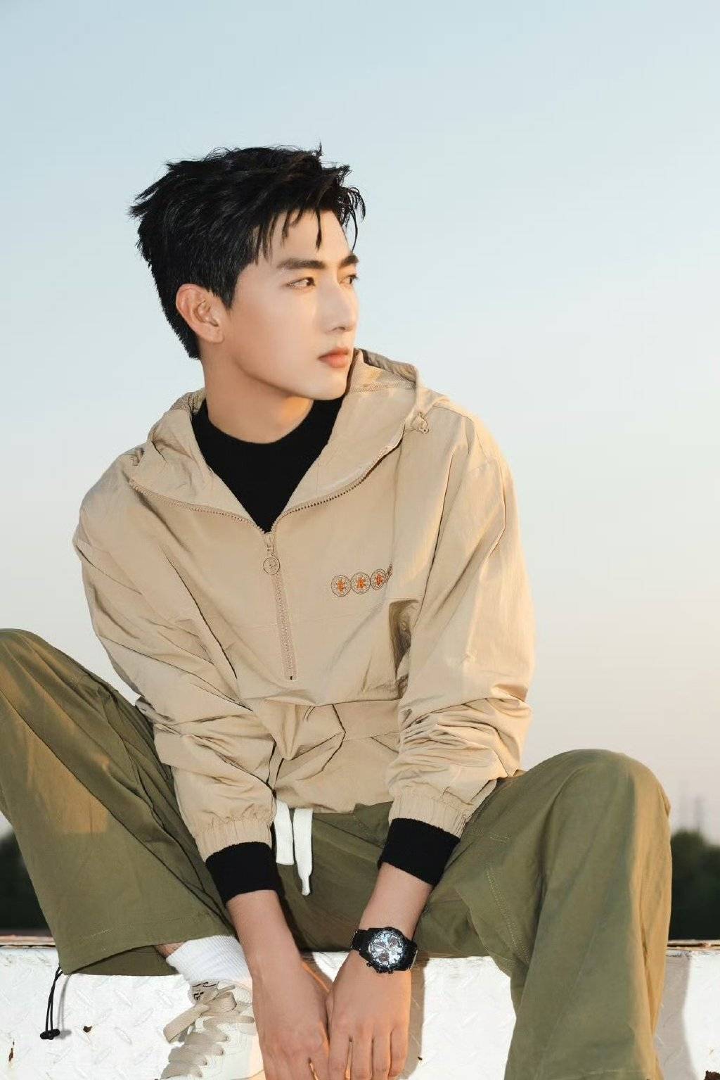 刘昱晗甘望星不仅如此,鸿星尔克还邀请王者荣耀职业战队南京hero久竞