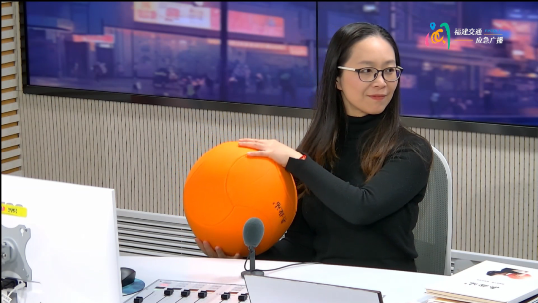 杨虹老师受邀福建广播电视节目专访谈无极球_直播间_人群_互动