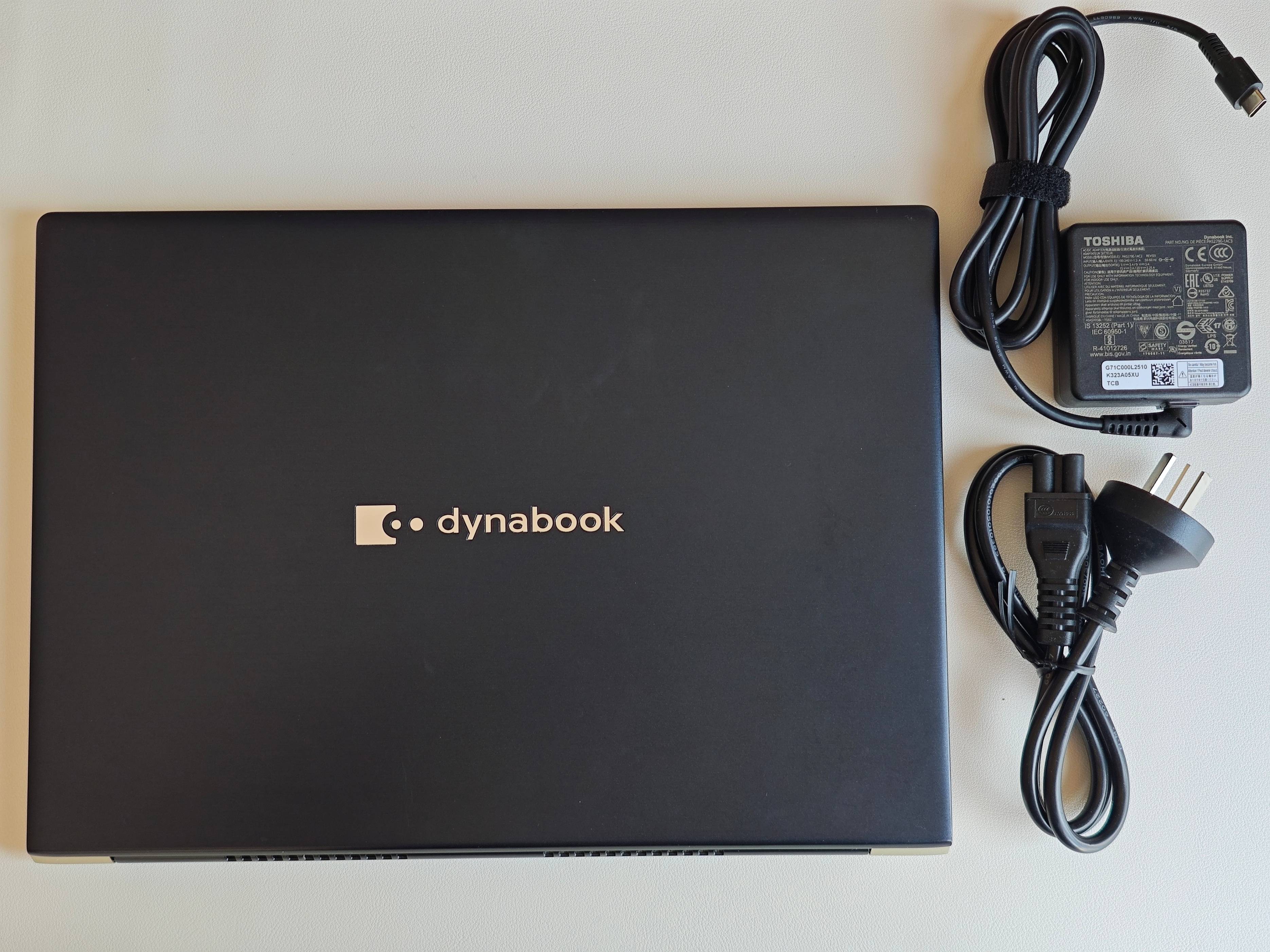 x30-f跟东芝x40-e是一个模子刻出来的,唯独a面的logo是居中的dynabook