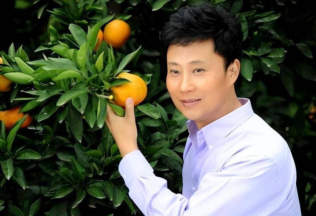 如今再看耿为华,才明白当初选择离婚,是多么的正确_郑佳_生活_女儿