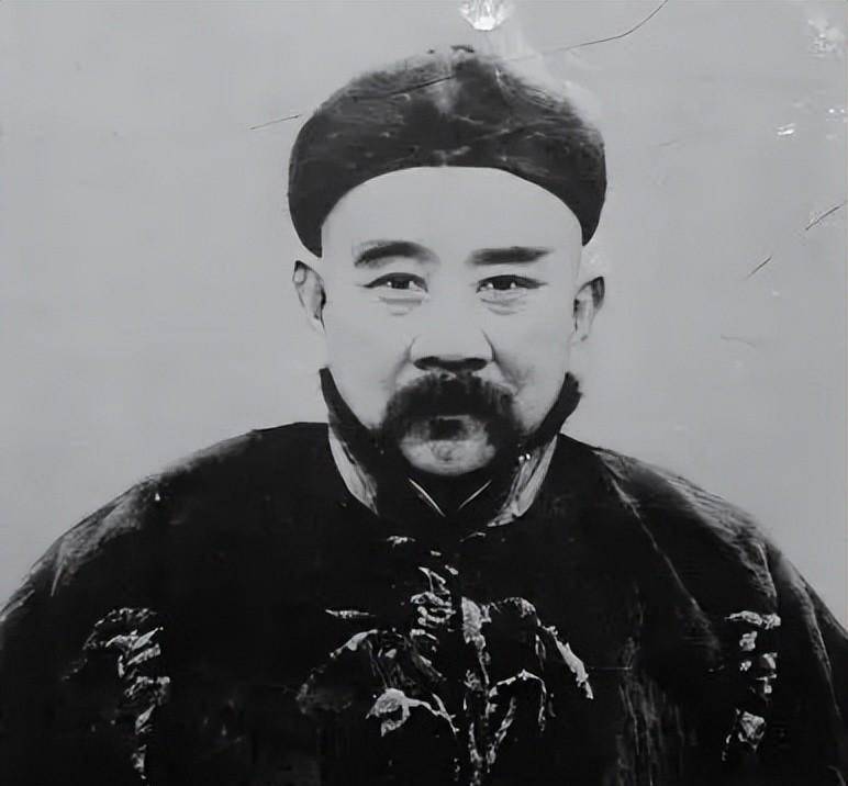 张勋忙着复辟,老婆曹琴却资助孙中山30万,张勋知道后还不敢生气_外婆