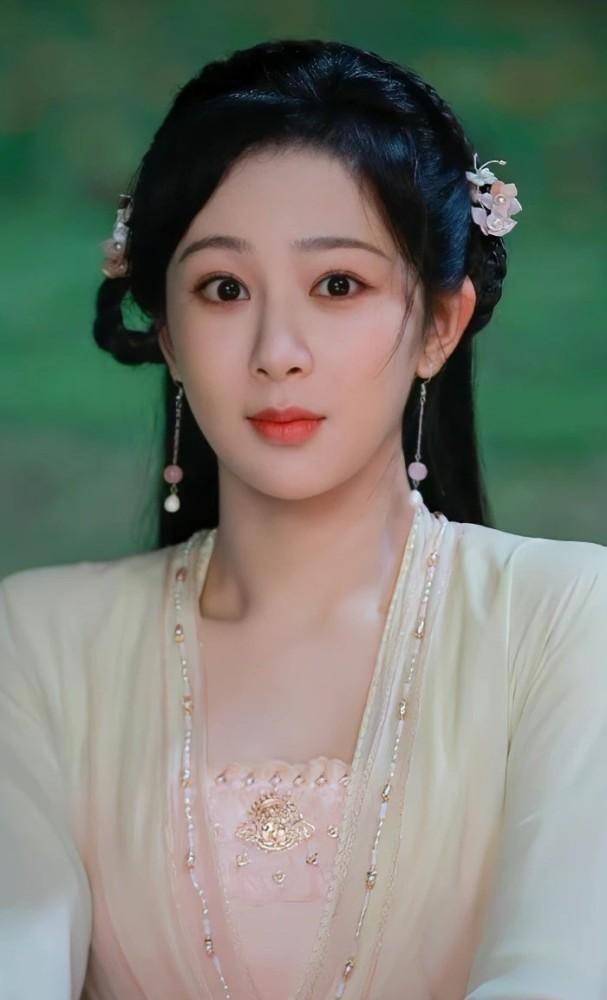 网传杨紫出演大女主古装剧《风月不相关》,男主传的是刘宇宁,这对cp能
