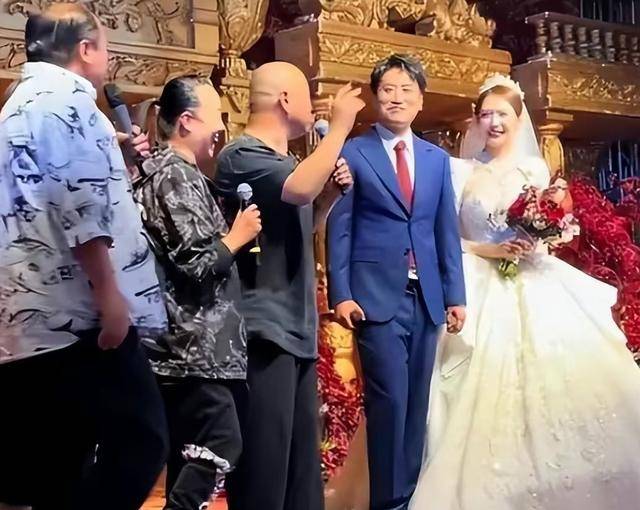 赵本山最有钱徒弟离婚,刘英躺枪赵四最有眼光,本山传