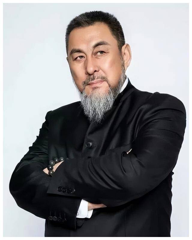 面若重枣,唇若涂脂,丹凤眼,眉卧蚕,相貌堂堂,威风凛凛"的关云长呢?