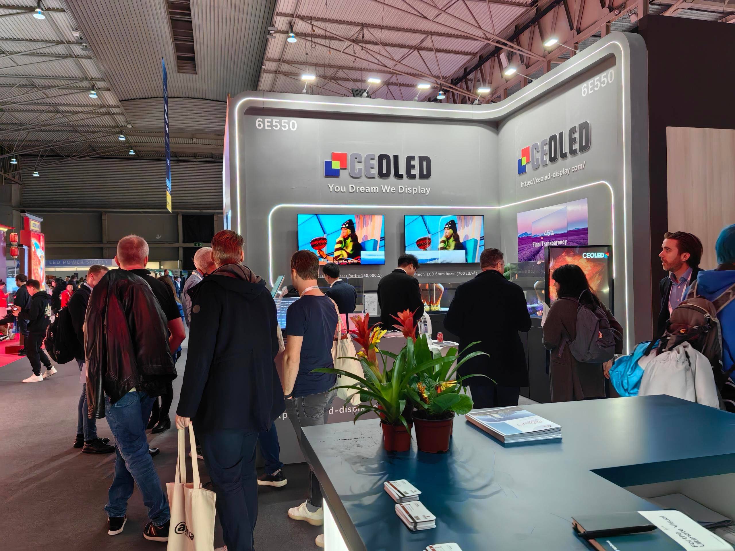 2024,起立ceoled oled透明屏引领欧洲视听市场新潮流_科技_行业_展会