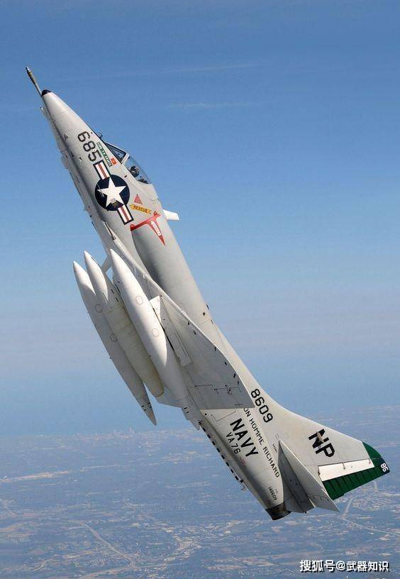 轻巧而性价比极高 老当益壮的天鹰攻击机 服役70多年真是个传奇