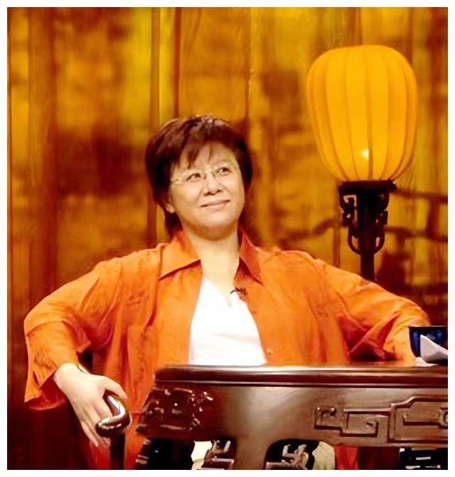 娄乃鸣:央视最能"造星"的导演,抗癌24年,至今丈夫不离不弃_孙文举_老