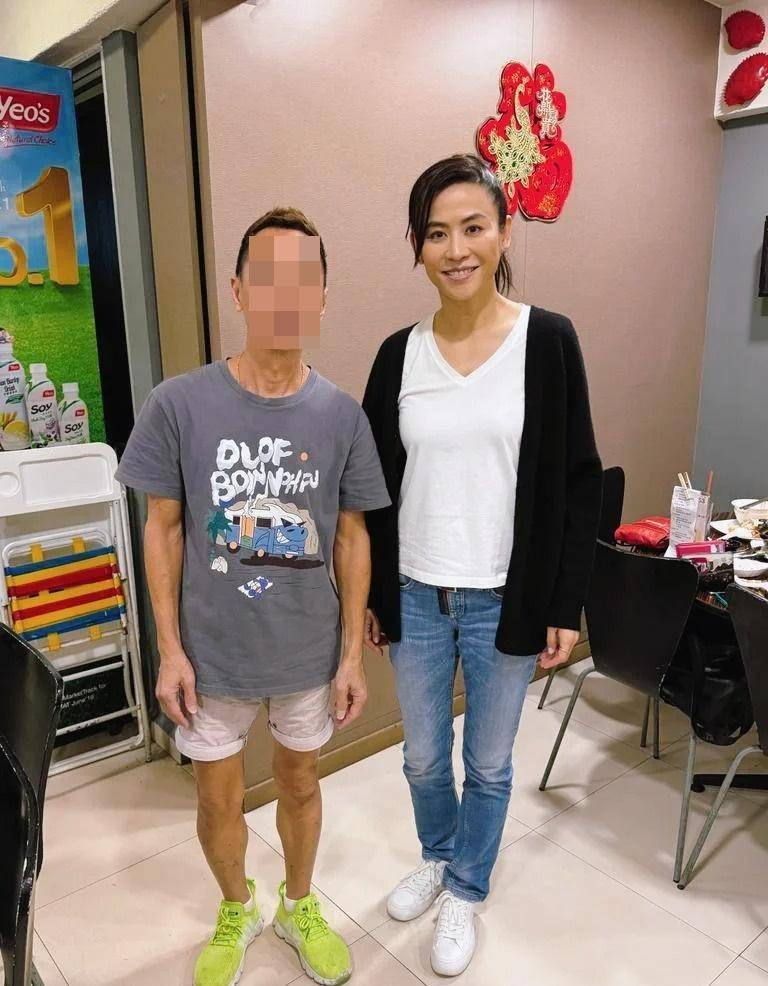 宣萱新加坡吃饭生图流出!