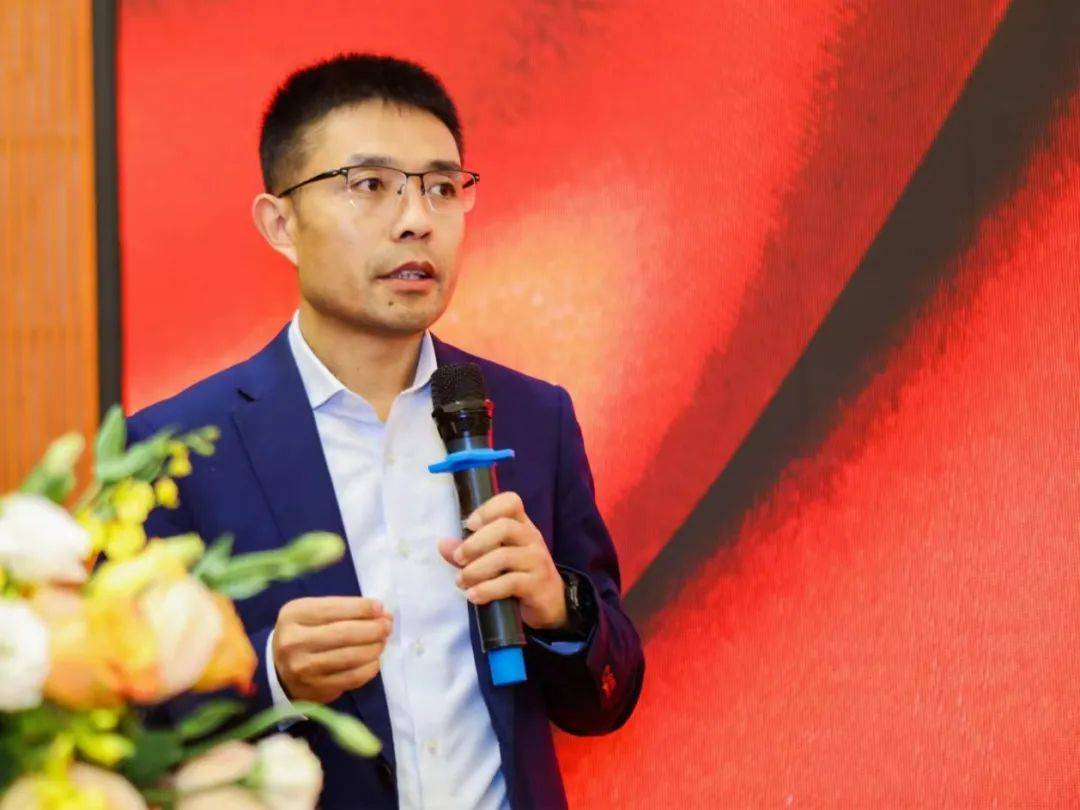 深圳市企鹅网络科技有限公司ceo张志发同志在会上介绍了筹备成立共同