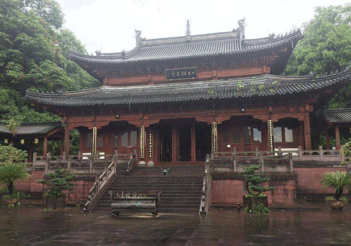 国内的寺庙相当多,像洛阳城的白马寺,嵩山的少林寺,晋江的灵源寺都