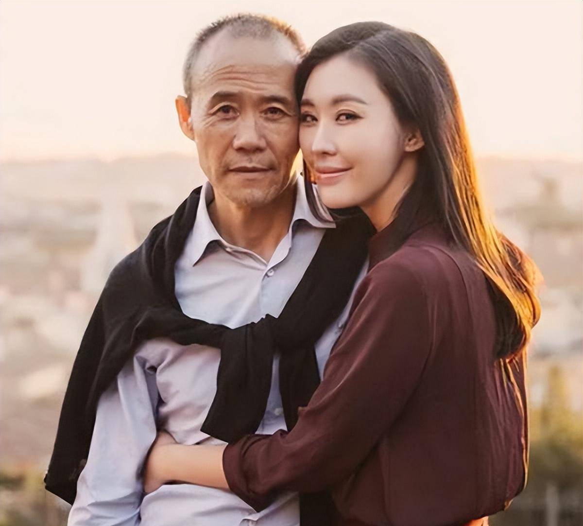 64岁的王石,为了追求小30岁的田朴珺,甚至炒掉了6个贴身女秘书_王晶