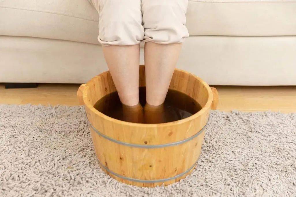 泡脚的正确姿势,禁区也在其中!_水温_养生_时间