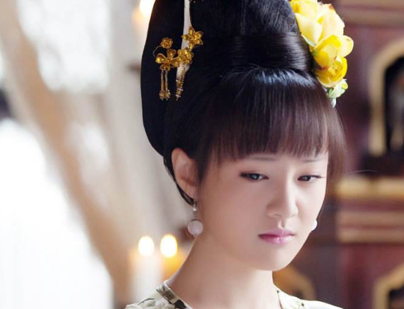 郑爽《凰图腾》杨幂的莫雪鸢真真是中国好妹子,不得不说,虽说里面的