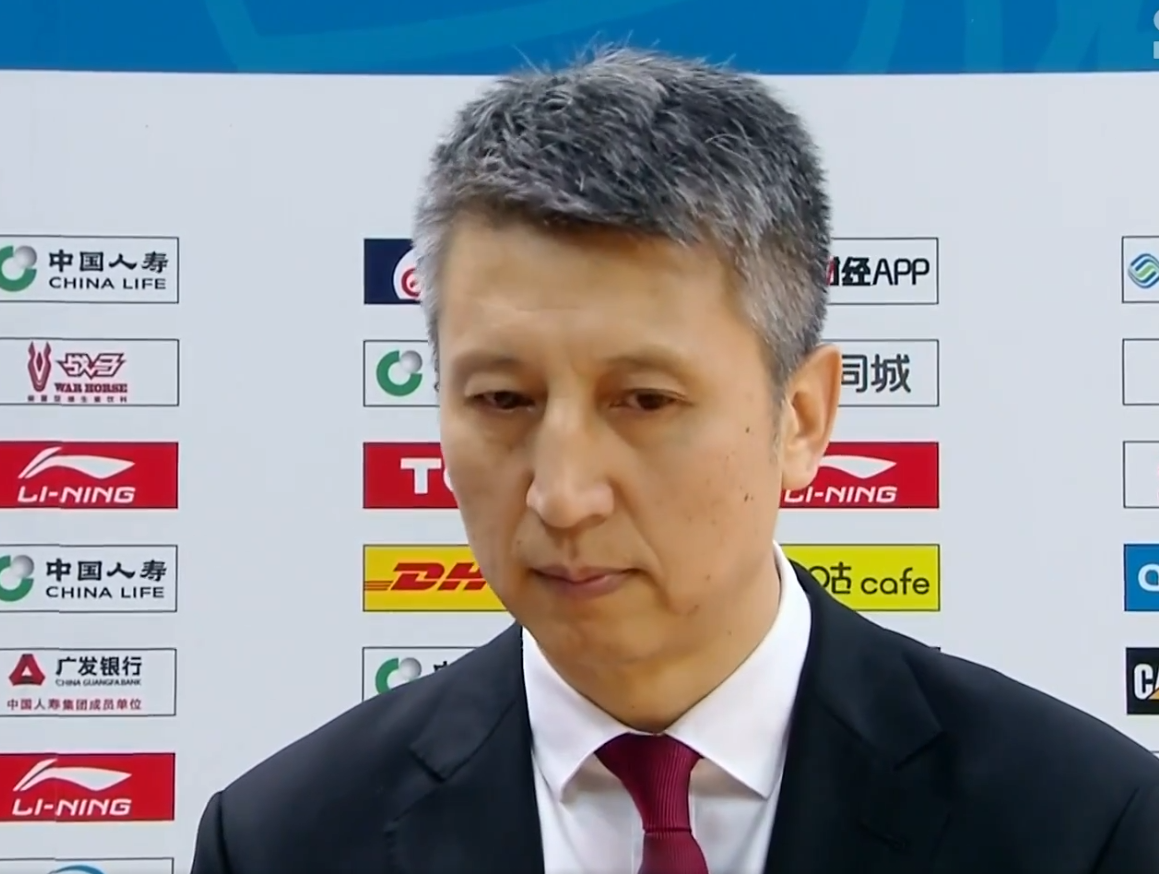 上海球迷嘲讽广州发不起工资,挖角崔永熙,郭士强脸黑_王哲林_1_cba