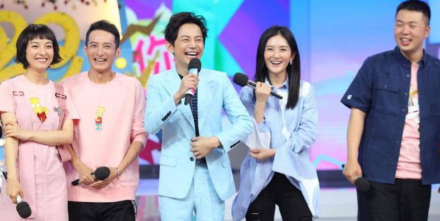 当"芒果台一姐"20年,退出快本后却没资源,谢娜走到早前该怪谁_何炅