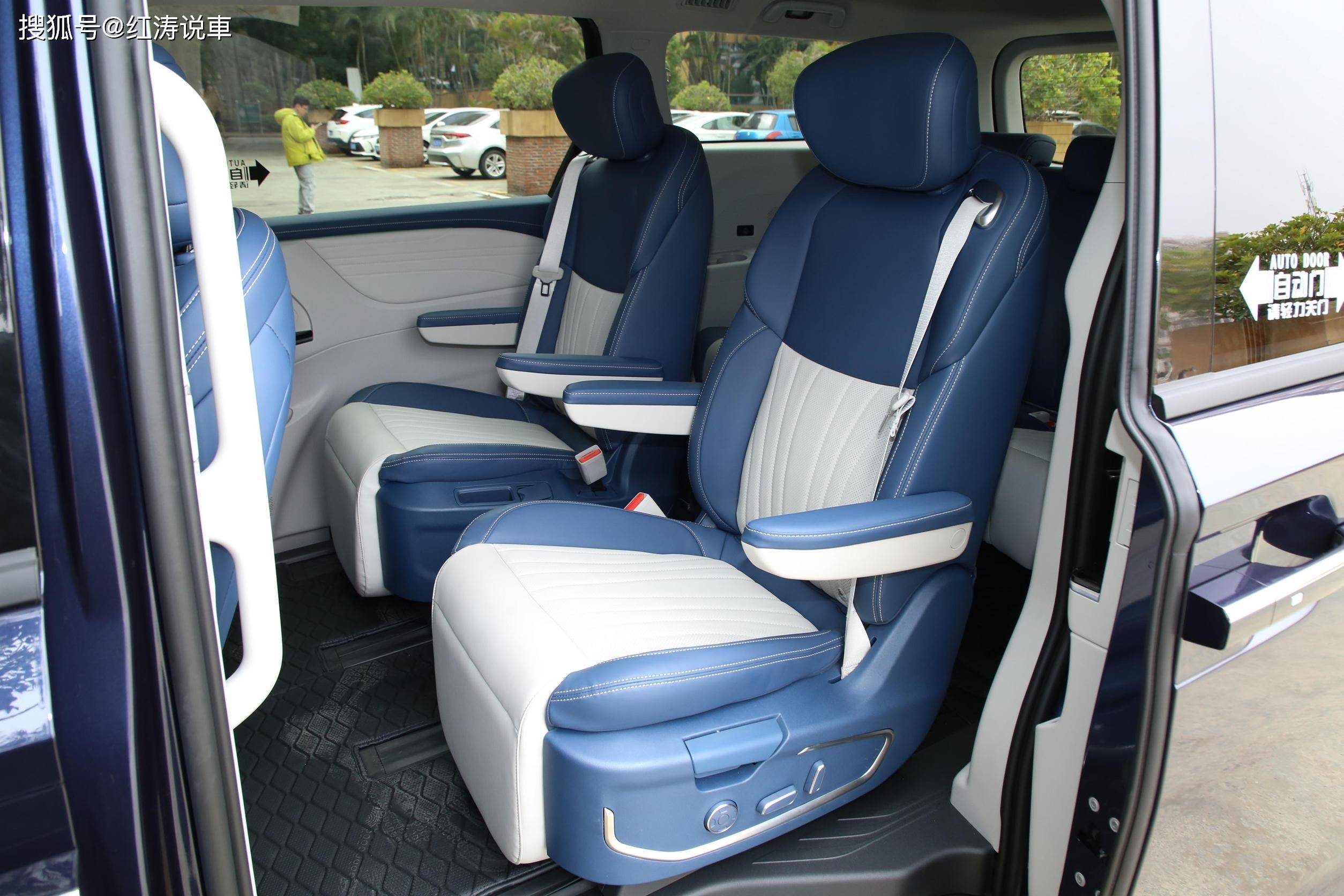 江淮瑞风rf8智聆版上市,中大型mpv,售价16.99万元起