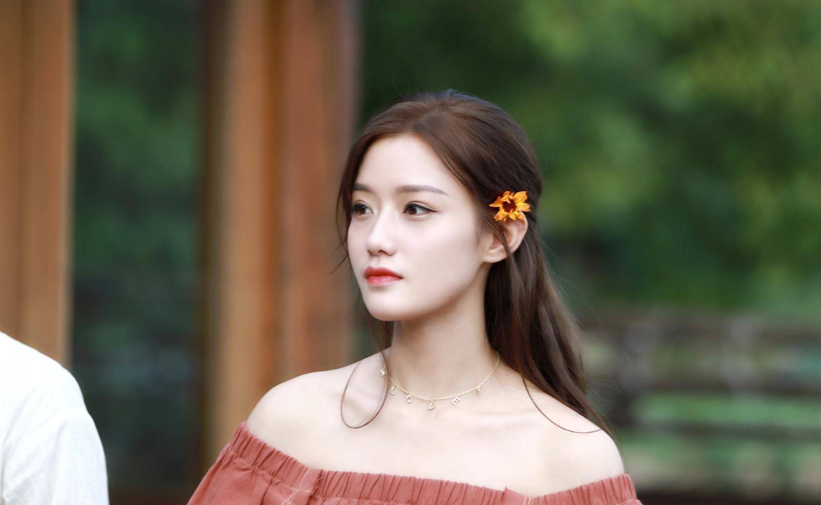 陈意涵:土创富婆之首,曾与杨超越亲密无间,为何如今形同陌路?