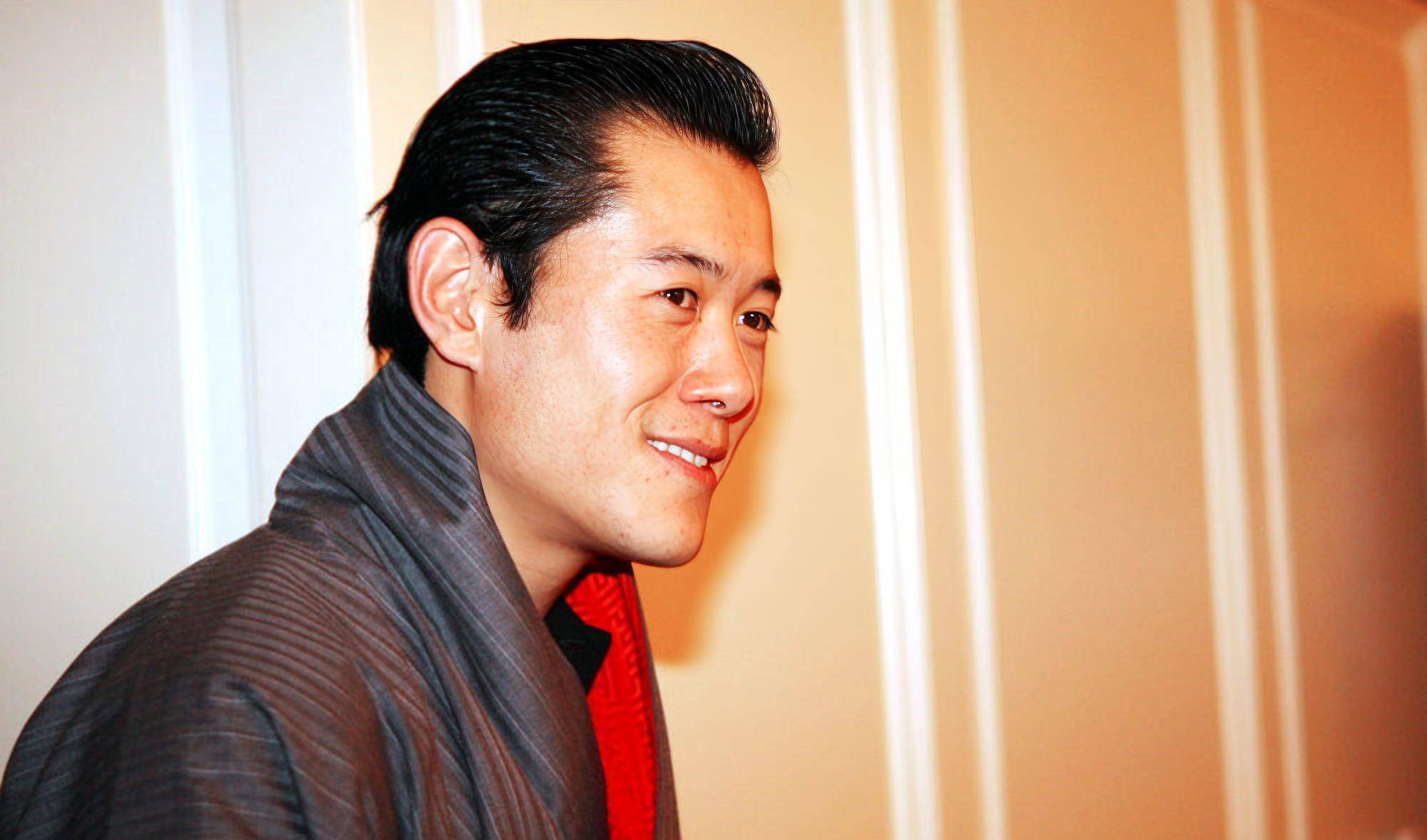 案例:富家四姐妹同嫁不丹国王,九年后补办婚礼,荒诞的背后真相_辛格