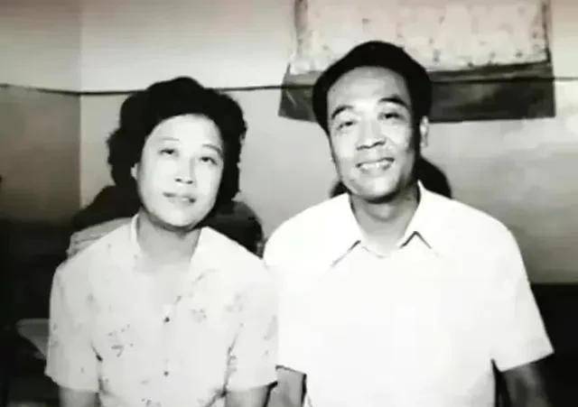 1966年,刘文亨为何含泪上缴全部唱片?魏文华又为何含泪卖唱机?