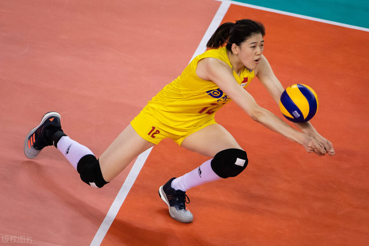 天津女排冠军路上的蔡斌艰难抉择,张常宁何去何从?