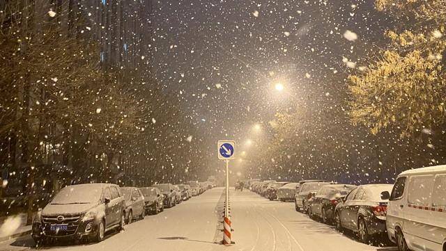 大雨转雨夹雪图片