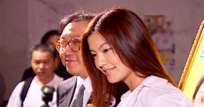 1999年,两人首次合作了喜剧片《千王之王2000》.