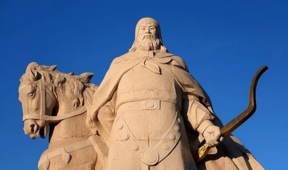 成吉思汗后裔,改名换姓各自逃命,600年后靠一首诗在