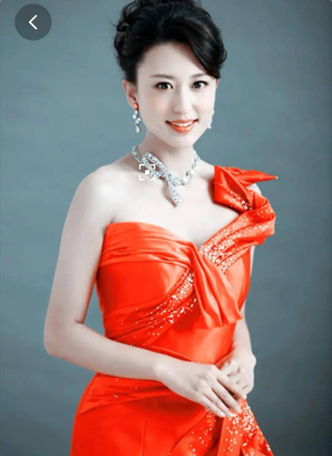 美女主持人张蕾将主持家乡龙年春晚,您期待吗?