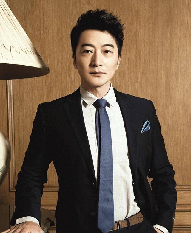 妻子是百花影后,夫妻恩爱17年无绯闻,今54岁靠《繁花》翻红_邵峰_生活