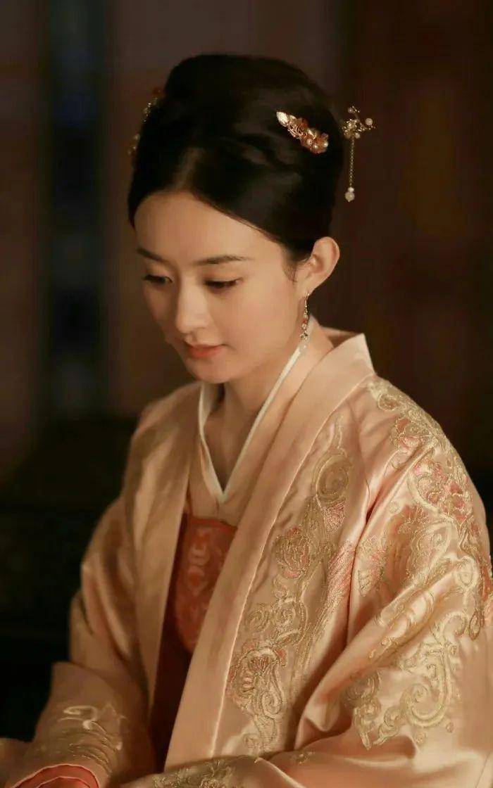 恋情出圈的宋轶,是另一个版本的赵丽颖?_白敬亭_网友_身材