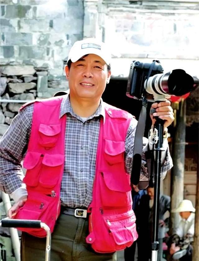 冯恩鹤:娶初恋季颖,支持48岁妻子去留学,一个人把儿子带大_生活_艺术