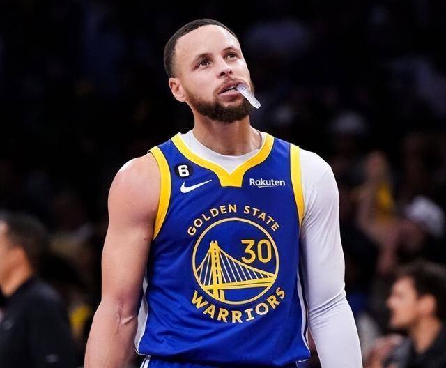 库里狂刷10纪录:末节22分生涯新高,历史第2老60 _比赛_勇士_nba